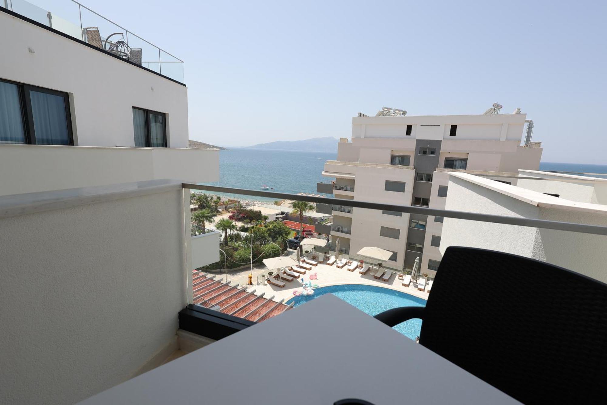 Harbour Hotel Sarandë Exteriör bild