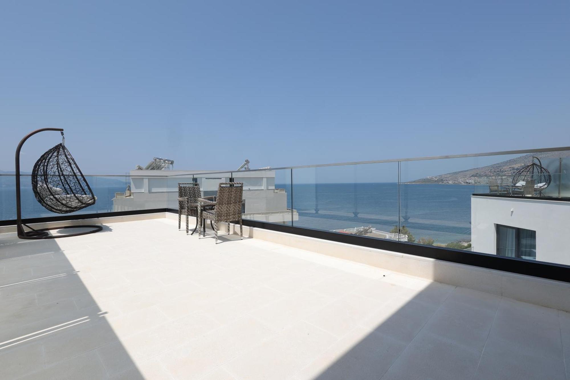 Harbour Hotel Sarandë Exteriör bild