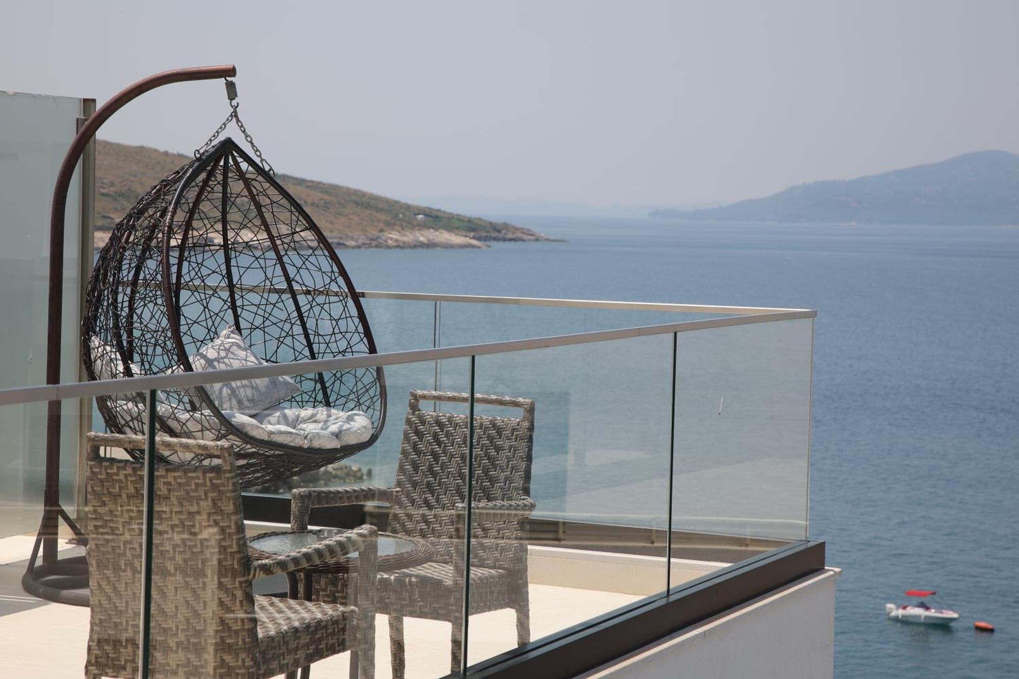 Harbour Hotel Sarandë Exteriör bild