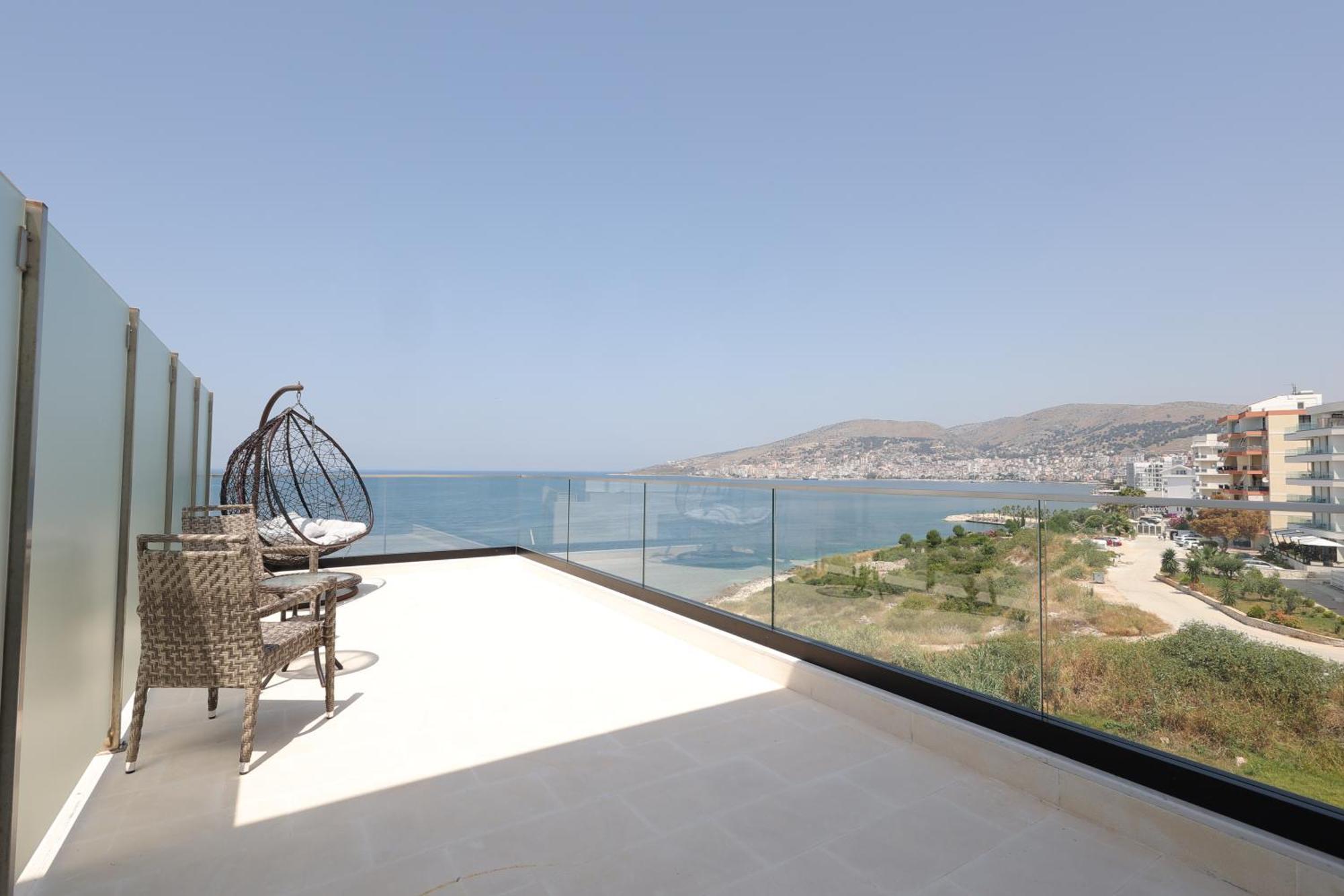 Harbour Hotel Sarandë Exteriör bild