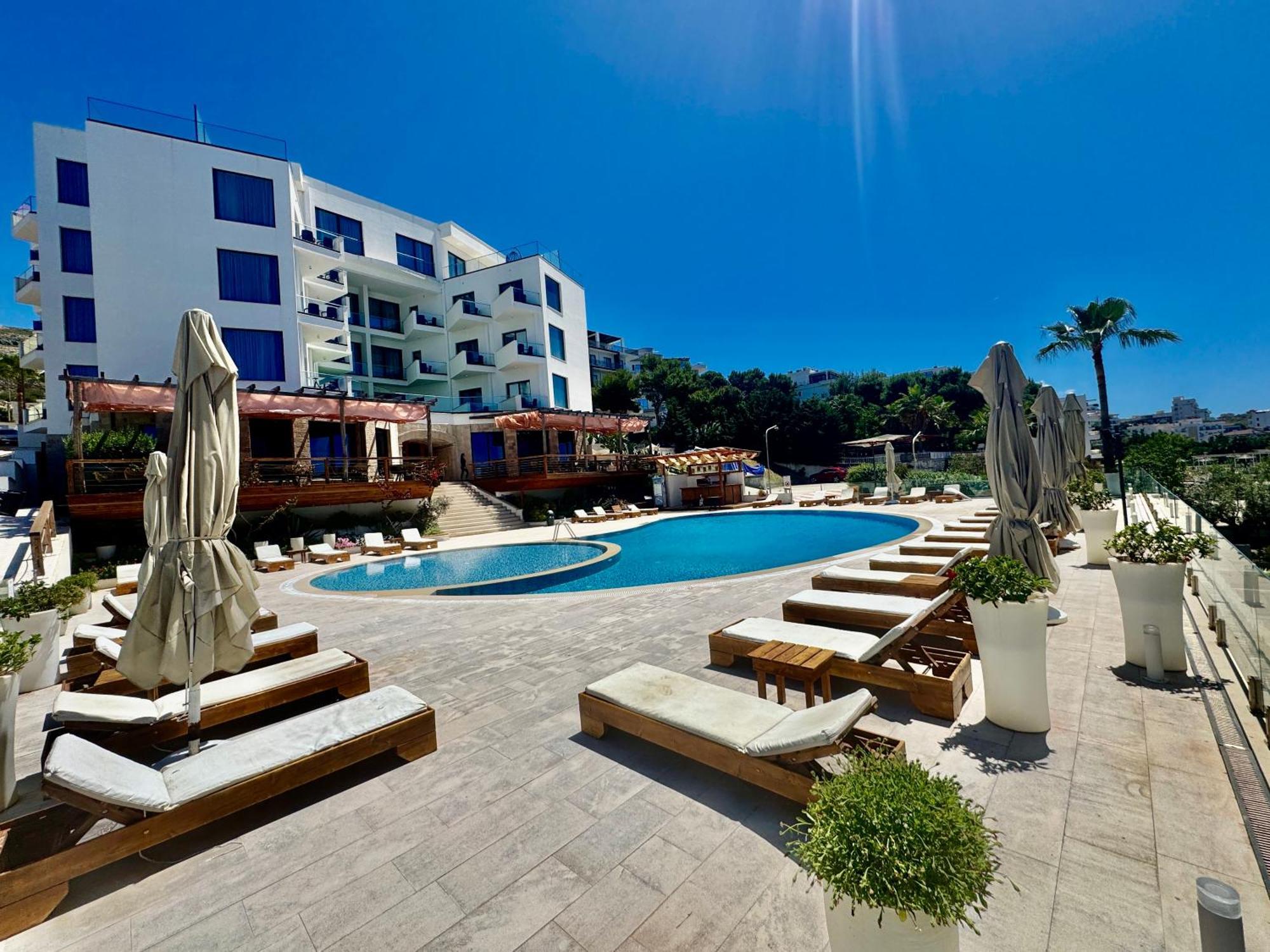 Harbour Hotel Sarandë Exteriör bild