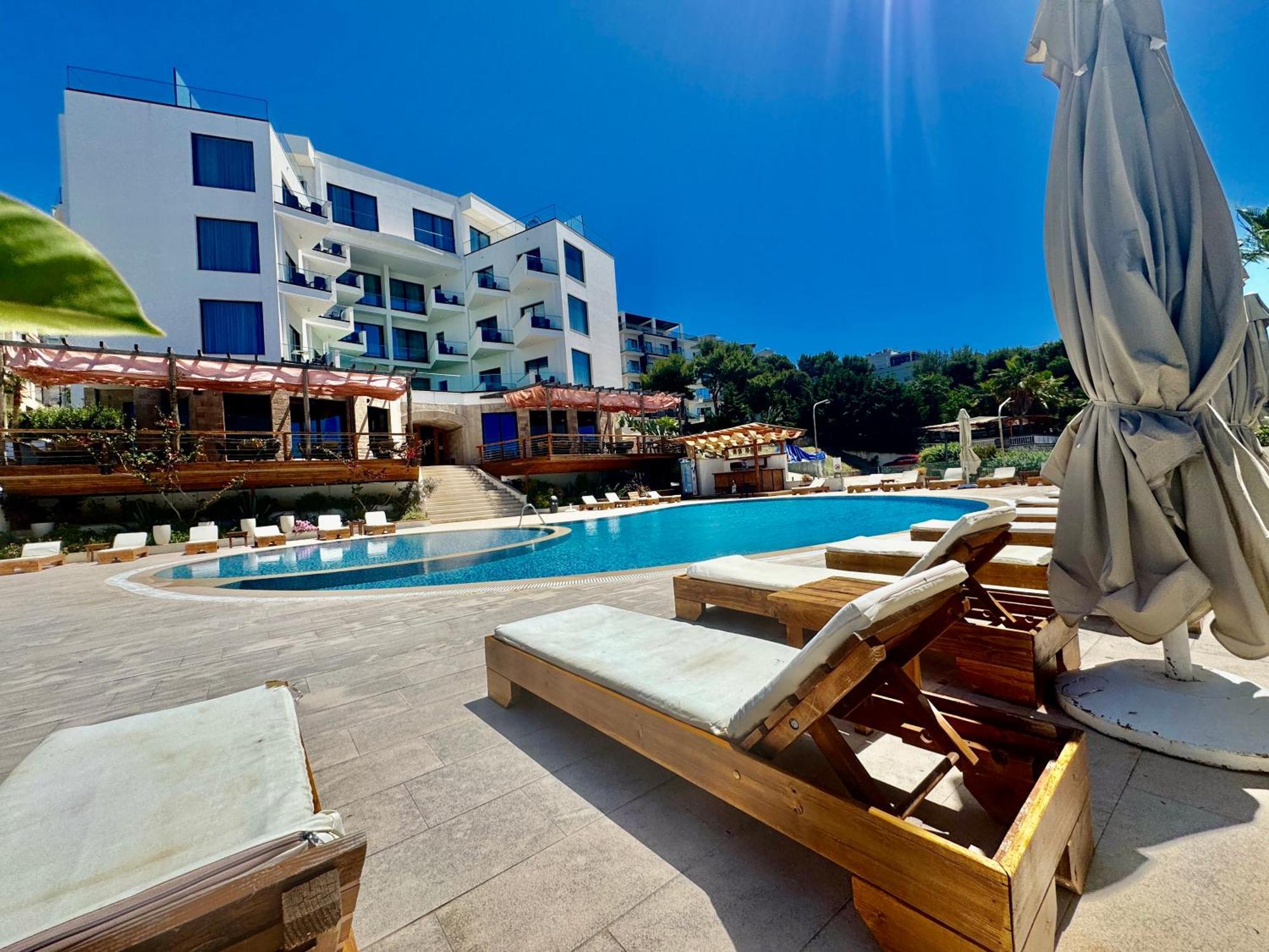 Harbour Hotel Sarandë Exteriör bild
